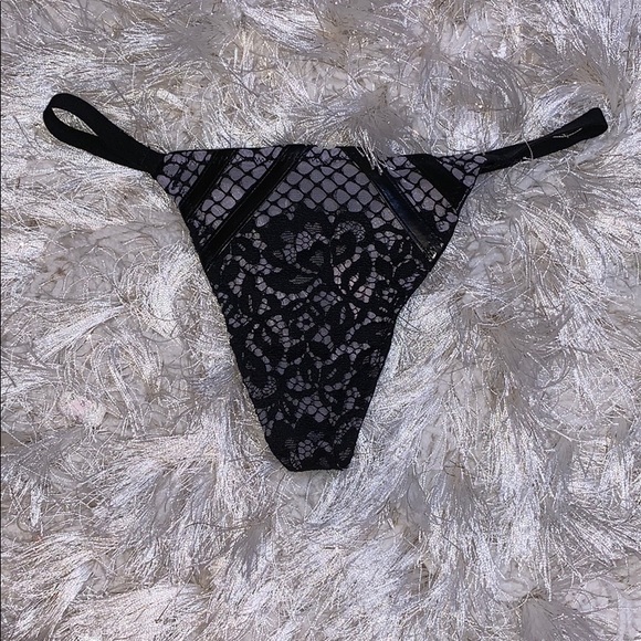 Victoria's Secret Other - Nwt vs thong Victoria's Secret Other - Nwt vs thong